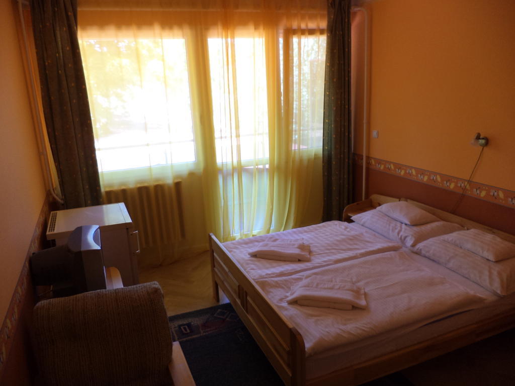 Touring Hotel Berekfürdő Oda fotoğraf