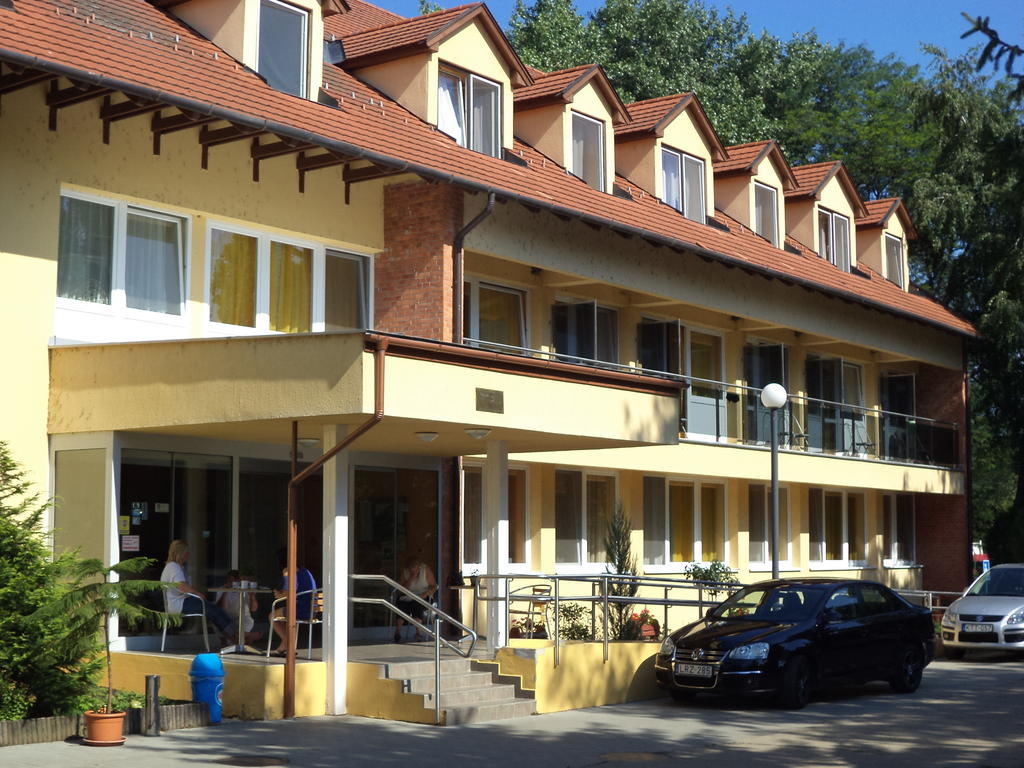 Touring Hotel Berekfürdő Dış mekan fotoğraf
